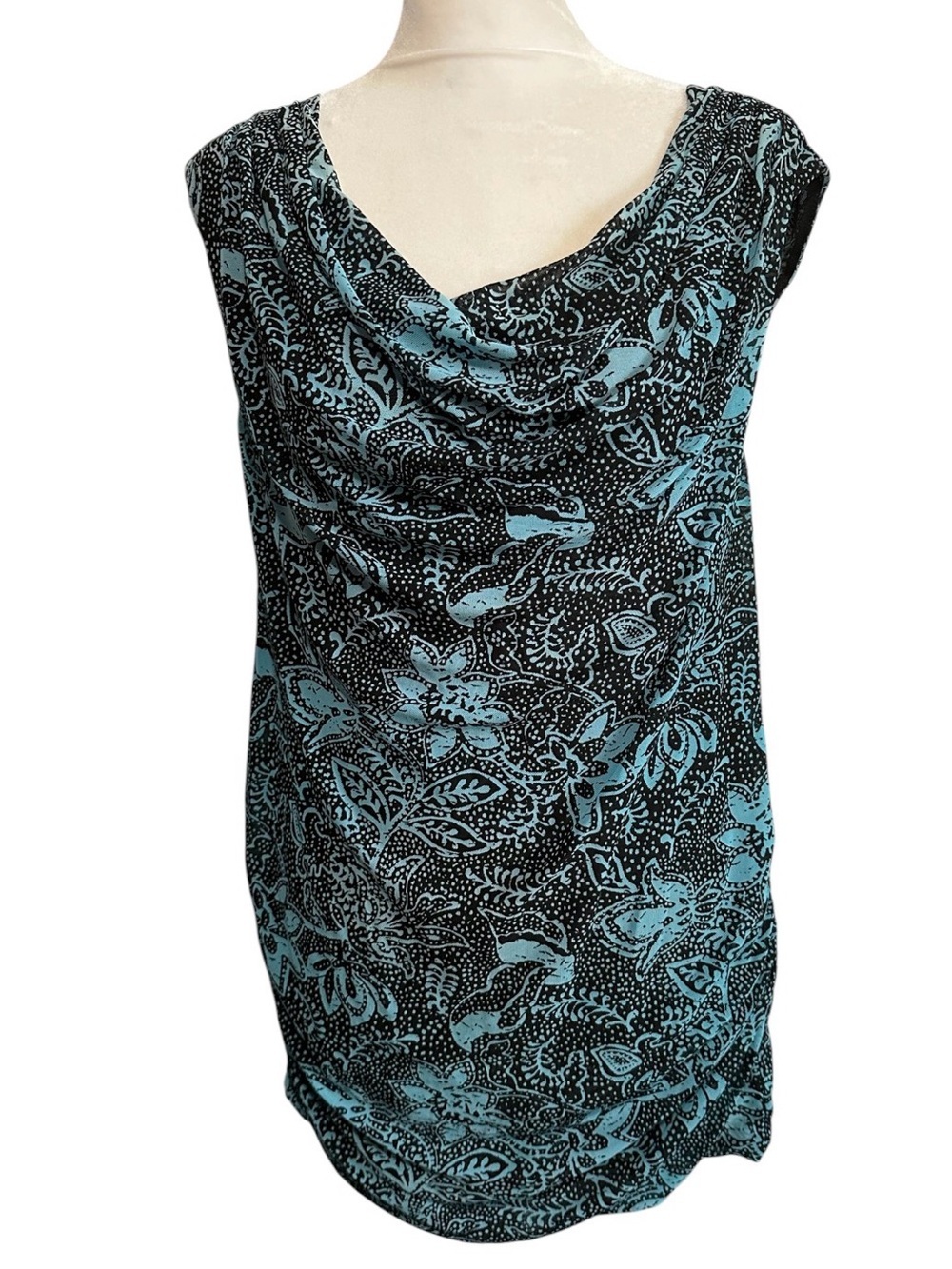 Leo & Nicole Black blue top size L
